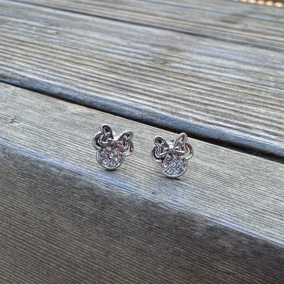 MINNIE Cubic Zirconia Diamond Crystal Stud Earrings With Gift Box - Picture 3 of 6